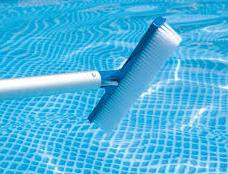 cleaning pool
